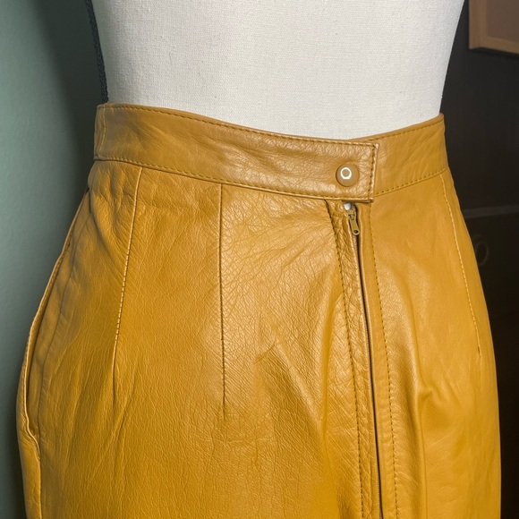 Vintage 1970’s Wilson’s Patchwork Sheep Jacket with Pelle Cuir Pencil Skirt - Picture 7 of 14